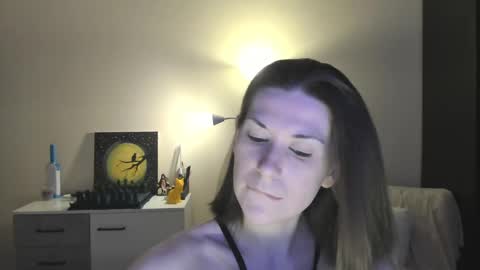 Snapshot of gretamiln chatting on February 2025 11:24:01 PM Greta online show from February 2025 11:24:01 PM