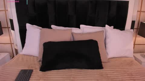 Greta Velvet  online show from December 2025 07:42:02 PM