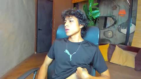 Snapshot of griffindaxz18 chatting on December 2025 10:41:02 PM griffindaxz18 online show from December 2025 10:41:02 PM