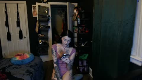 Snapshot of grumpytwo chatting on January 2025 10:59:01 PM grumpytwo online show from January 2025 10:59:01 PM