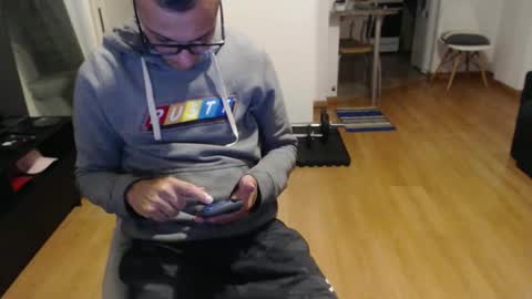 guachin_new online show from April 2026 05:01:02 AM