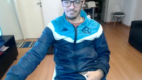 Snapshot of guachin_new chatting on June 2026 09:50:02 PM guachin_new online show from June 2026 09:50:02 PM