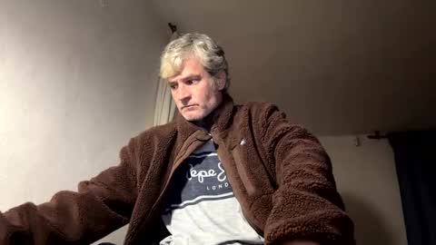 guardiannif_ online show from February 2025 06:41:01 PM