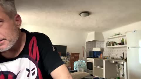 guardiannif_ online show from March 2025 01:03:02 PM