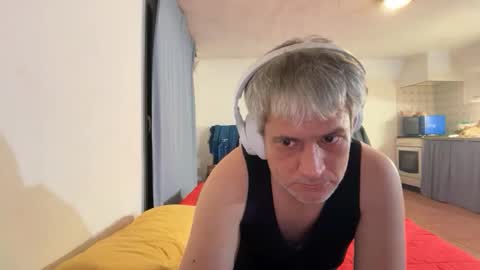 guardiannif_ online show from January 2026 01:32:02 AM