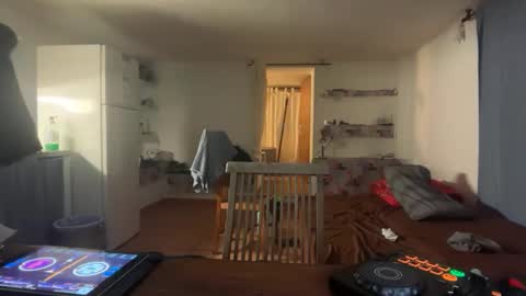 guardiannif_ online show from March 2026 11:23:01 PM