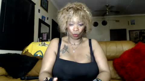 Snapshot of gucci_bx chatting on June 2026 05:18:02 PM gucci-bx online show from June 2026 05:18:02 PM
