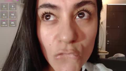 Elena online show from October 2025 06:52:02 PM