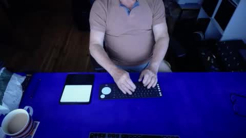 Snapshot of guesswhatigot2 chatting on October 2025 08:12:01 AM guesswhatigot2 online show from October 2025 08:12:01 AM