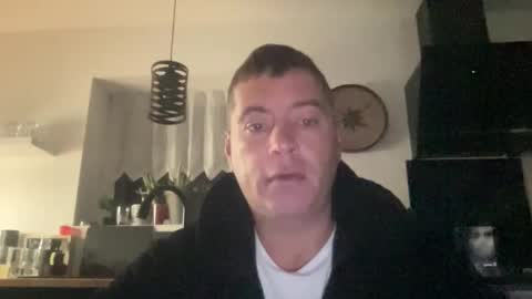 guil0 online show from October 2025 06:08:02 AM