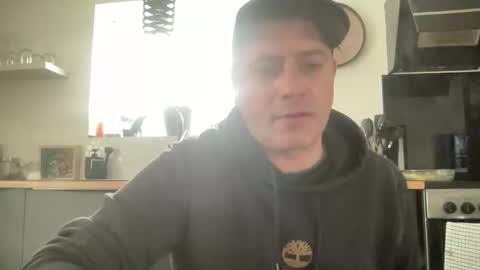 guil0 online show from February 2026 08:06:01 PM