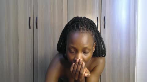 Miss Incredible online show from October 2025 12:50:01 PM