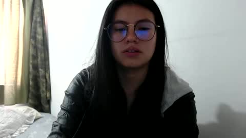 Snapshot of gumball_room chatting on November 2025 07:04:02 PM Vane blonde and Hazell black hair online show from November 2025 07:04:02 PM