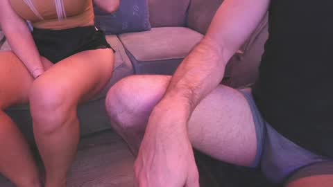 gunnyt1211 online show from April 2026 12:25:02 AM