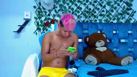 Snapshot of gurxxxt chatting on January 2025 01:58:02 PM Hakim online show from January 2025 01:58:02 PM