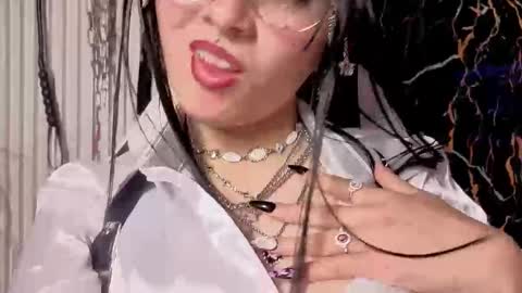 Snapshot of guxplo_ chatting on September 2025 01:46:01 PM Miss online show from September 2025 01:46:01 PM