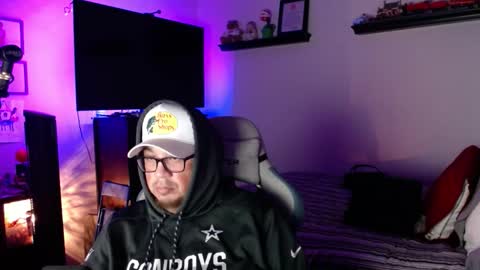 Snapshot of guyinok25 chatting on November 2025 06:18:02 PM guyinok25 online show from November 2025 06:18:02 PM