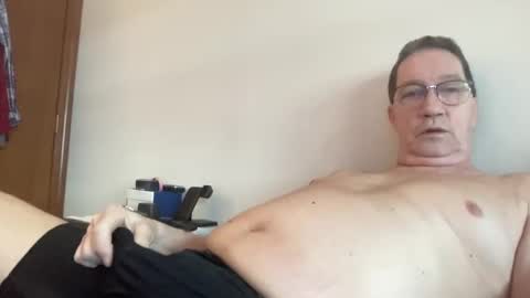 Snapshot of gwashere4u chatting on February 2025 01:21:02 PM gwashere4u online show from February 2025 01:21:02 PM