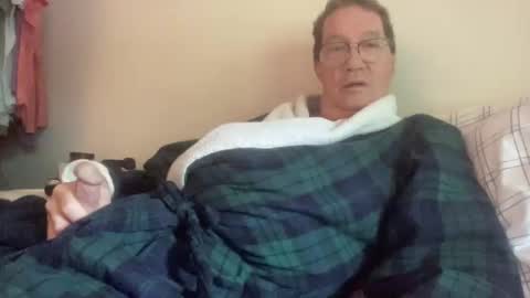 Snapshot of gwashere4u chatting on September 2025 03:12:01 PM gwashere4u online show from September 2025 03:12:01 PM