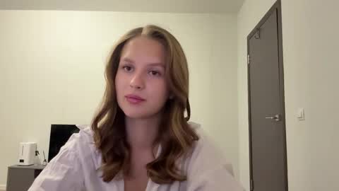 Snapshot of gwendolynnn chatting on June 2026 05:29:02 PM Mia online show from June 2026 05:29:02 PM