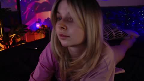 Snapshot of gwenhilton chatting on January 2025 08:27:02 AM gwenhilton online show from January 2025 08:27:02 AM