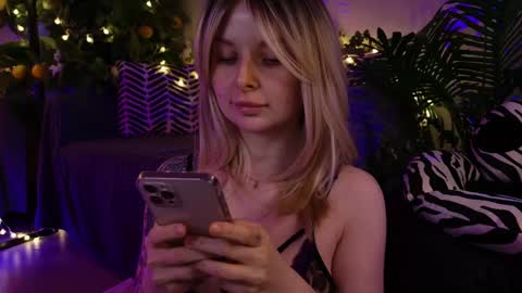 Snapshot of gwenhilton chatting on February 2025 09:12:02 AM gwenhilton online show from February 2025 09:12:02 AM