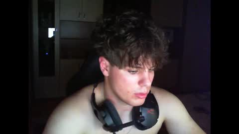 Snapshot of gymguy0505 chatting on December 2025 10:03:01 PM gymguy0505 online show from December 2025 10:03:01 PM