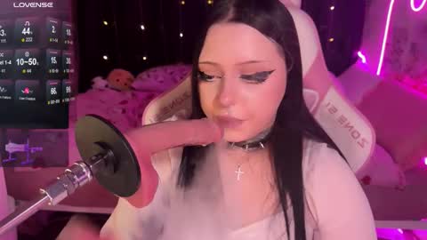 Snapshot of h3ntaikitty chatting on February 2026 03:54:01 PM Molly and PVT 42TKMIN 3 help us get 100 likes online show from February 2026 03:54:01 PM