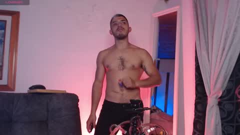 Snapshot of hadez_69 chatting on November 2025 12:02:01 AM HADEZ online show from November 2025 12:02:01 AM