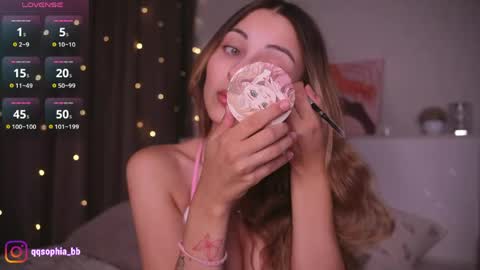 Snapshot of hadleynichols chatting on April 2026 01:18:01 AM Hi Im Rebecca Glad to see you in my room PVT is open online show from April 2026 01:18:01 AM