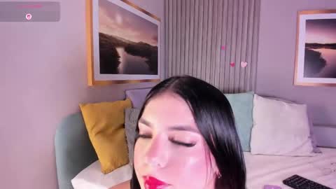laura online show from May 2026 10:15:02 PM