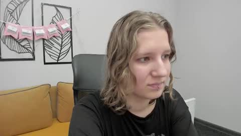 Hailey online show from February 2026 12:01:02 PM