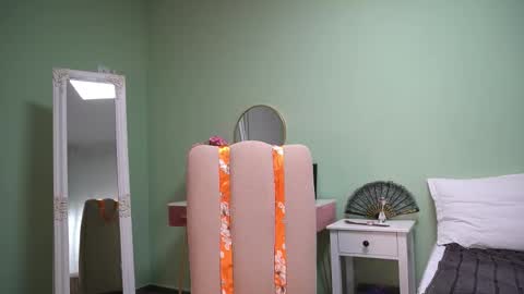 Hailey online show from October 2025 04:15:02 AM