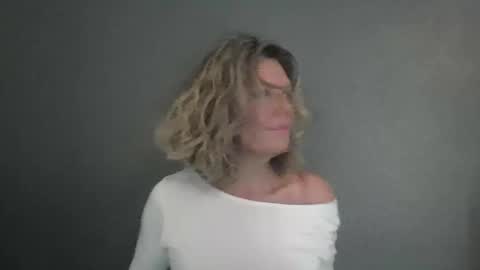 Hailey online show from April 2026 05:21:02 PM