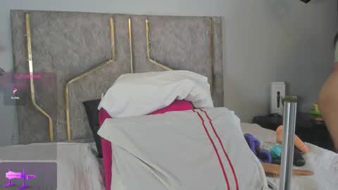 Snapshot of haileystonei chatting on September 2025 11:48:01 AM haileystonei online show from September 2025 11:48:01 AM