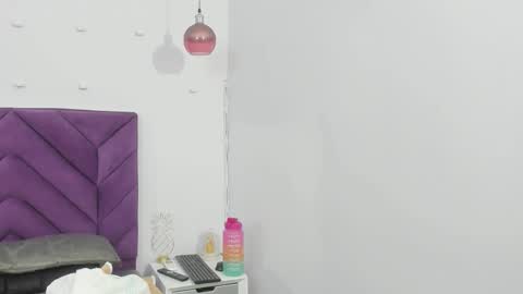 Snapshot of haileystonei chatting on October 2025 11:27:01 AM haileystonei online show from October 2025 11:27:01 AM