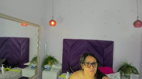 haileystonei online show from July 2026 11:47:01 AM