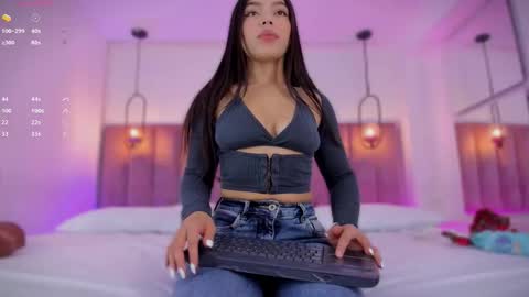 Haily online show from October 2025 07:11:02 PM