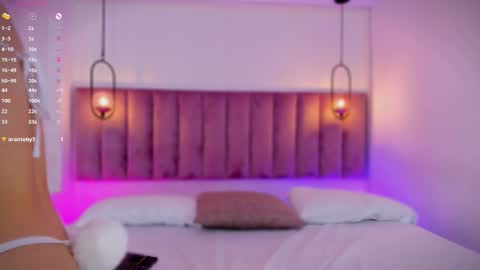 Haily online show from October 2025 08:41:01 PM