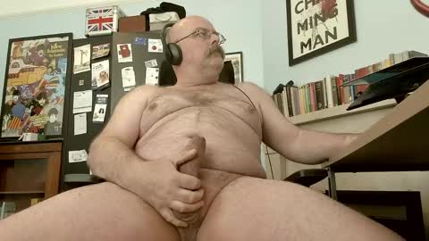 Snapshot of hairyuncut chatting on April 2026 12:21:02 PM Ask me online show from April 2026 12:21:02 PM