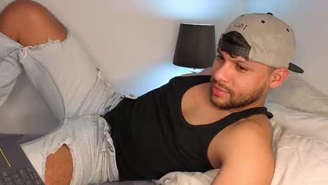 Independent       model  online show from November 2025 01:39:01 AM