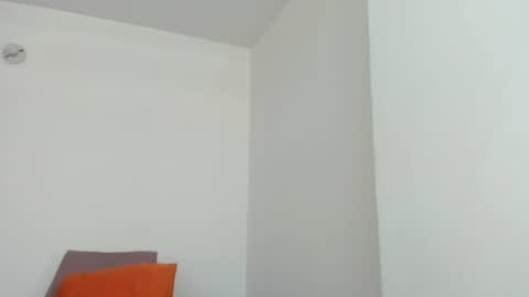 halle_1 online show from July 2026 10:12:02 PM