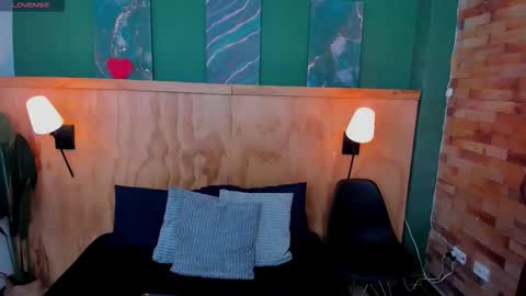 Snapshot of halleylorens chatting on October 2025 12:00:02 PM Halley Lorens online show from October 2025 12:00:02 PM