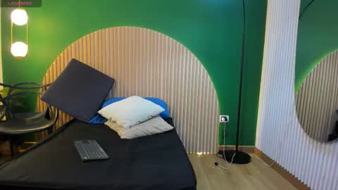 Snapshot of halleylorens chatting on November 2025 07:30:02 AM Halley Lorens online show from November 2025 07:30:02 AM