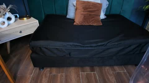 Snapshot of halleylorens chatting on December 2025 12:54:01 PM Halley Lorens online show from December 2025 12:54:01 PM