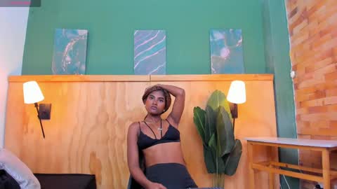 Halley Lorens online show from April 2026 07:17:02 PM