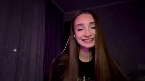 Snapshot of halliemcanaw chatting on November 2025 05:24:02 PM Holly online show from November 2025 05:24:02 PM