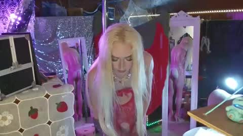 halovalentine online show from February 2025 01:35:02 AM