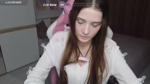 Snapshot of hana_flo chatting on November 2025 02:06:01 PM Hana online show from November 2025 02:06:01 PM