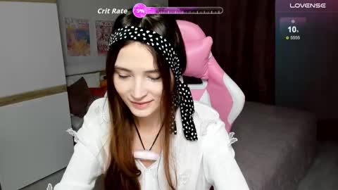 Snapshot of hana_flo chatting on December 2025 01:42:01 PM Hana online show from December 2025 01:42:01 PM